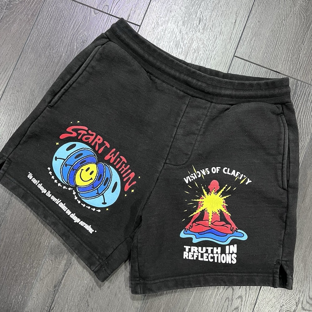 ChinaTown Market Shorts Mens M Visions Of Clarity 1971 VTG Smiley Streetwear 6in